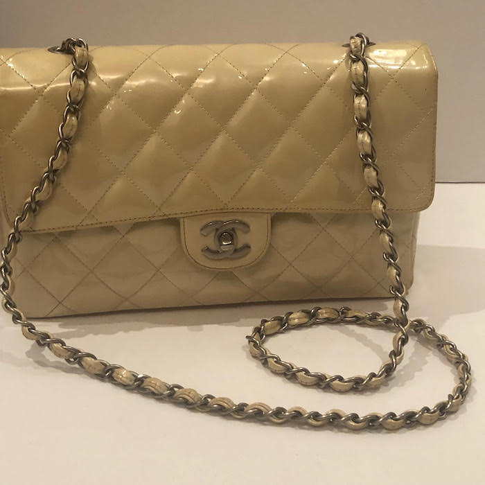 CHANEL Metallic Silver Maxi 2.55 Reissue Double Flap Bag 228 Size 2006 For  Sale at 1stDibs
